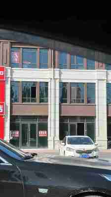 通辽市木里图镇梅花味精厂斜对面 上下三层门市出租